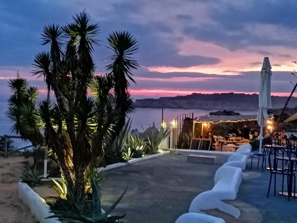 Beachfront Seaview Litoralmar Apt, Fast Wifi, Airco, Pool, Private Parking Portimão Exterior photo