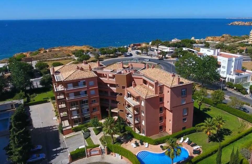 Beachfront Seaview Litoralmar Apt, Fast Wifi, Airco, Pool, Private Parking Portimão Exterior photo