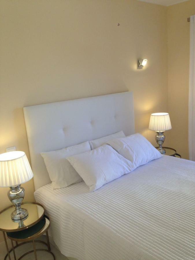 Beachfront Seaview Litoralmar Apt, Fast Wifi, Airco, Pool, Private Parking Portimão Exterior photo